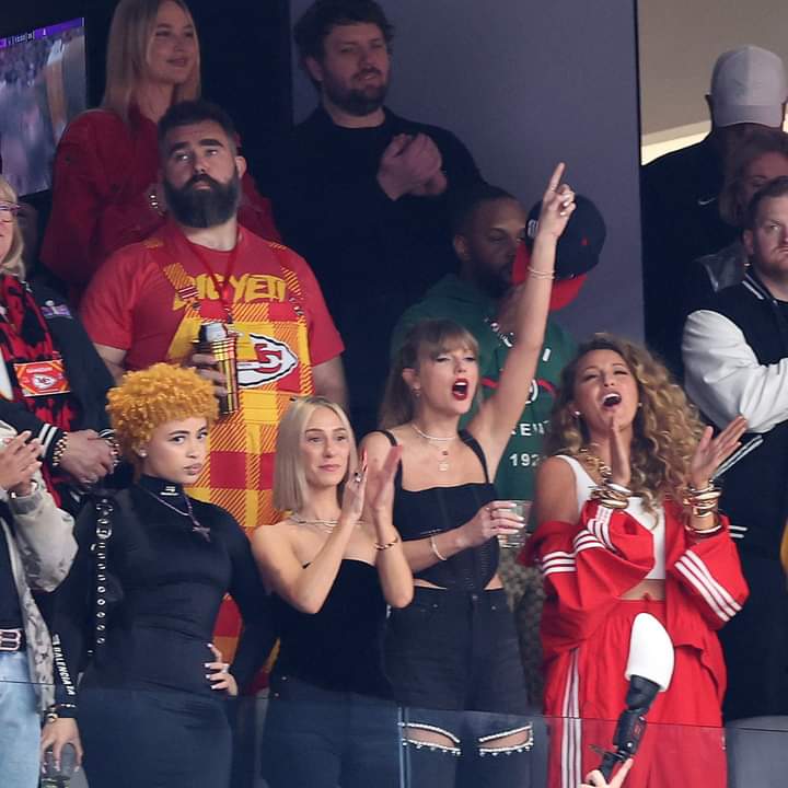 Taylor Swift Arrives at 2024 Super Bowl With Blake Lively to Support ...